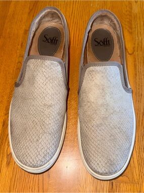 Söfft Gray Snake Embossed Slip-On Sneakers SZ 8